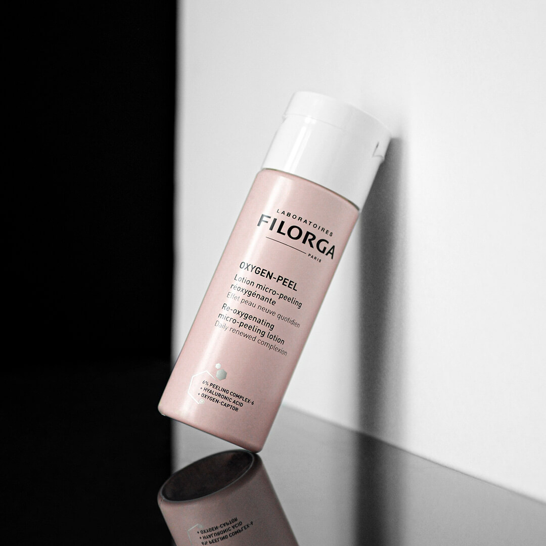 The OXYGEN-PEEL formula includes a complex of 6 different fruit acids